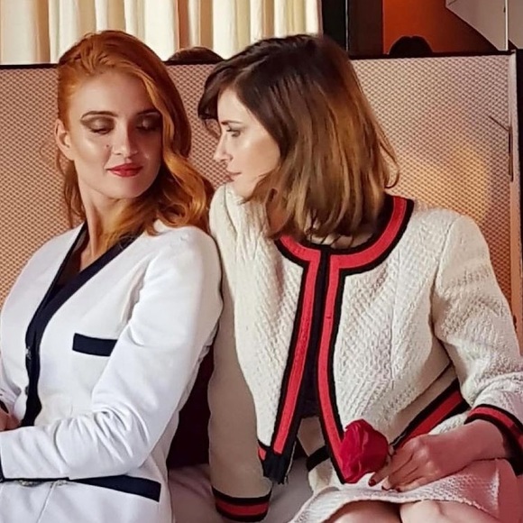 CHANEL runway cream tweed JACKET - Picture 4 of 15